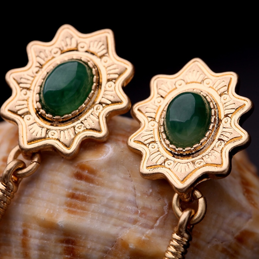 Stunning Feather Earrings - Picture 6 of 6